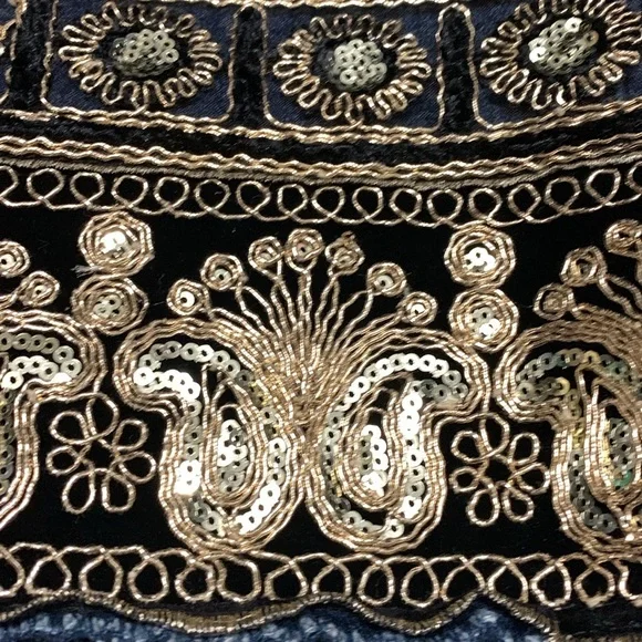 BlankNYC Embellished Hem Jean 27 - Picture 8 of 11